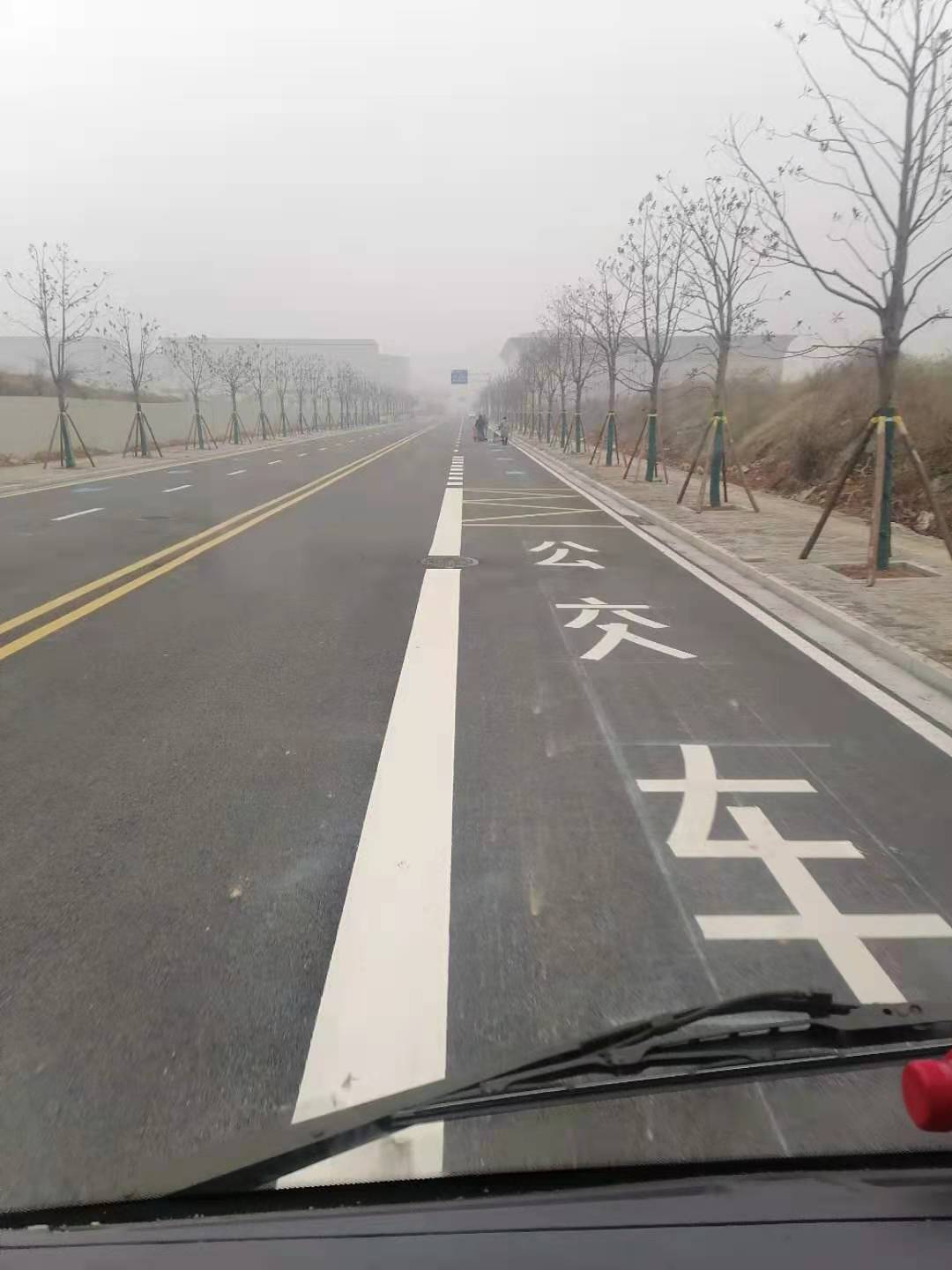 南县停车场道路划线施工