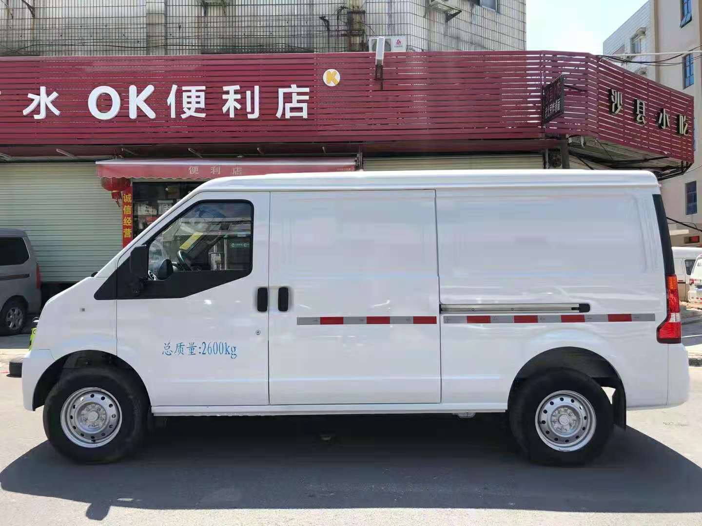 广州租赁新能源面包车