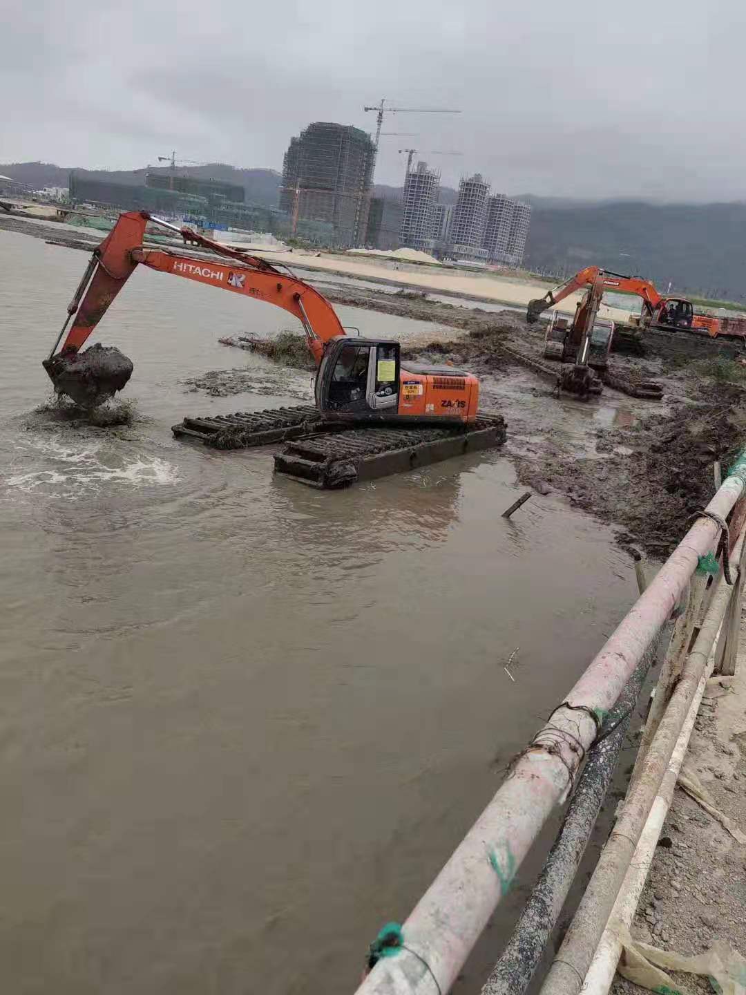 苏州湿地用挖掘机出租厂家