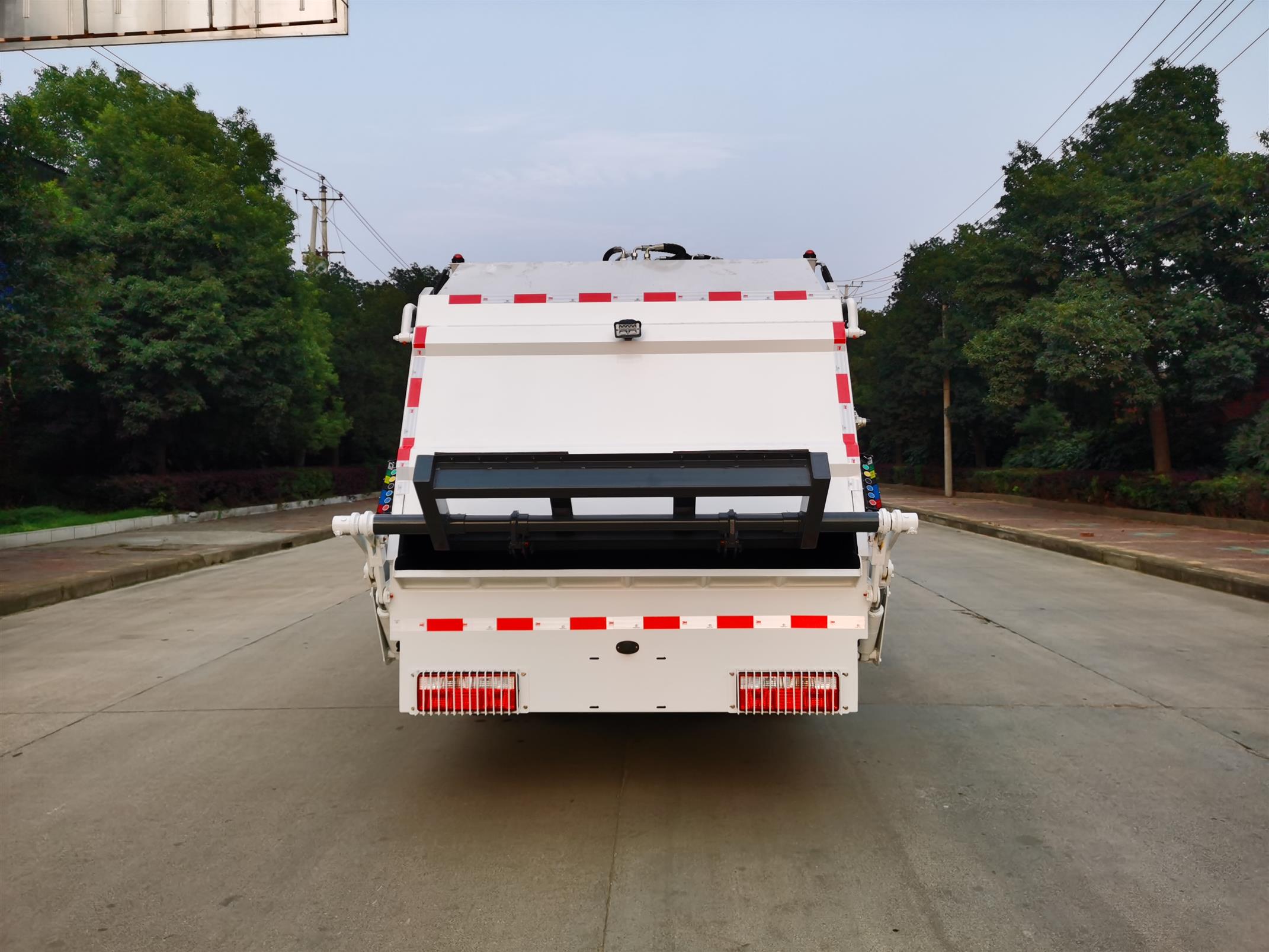 天门6方压缩式垃圾车 生活垃圾清运车 欢迎来电咨询