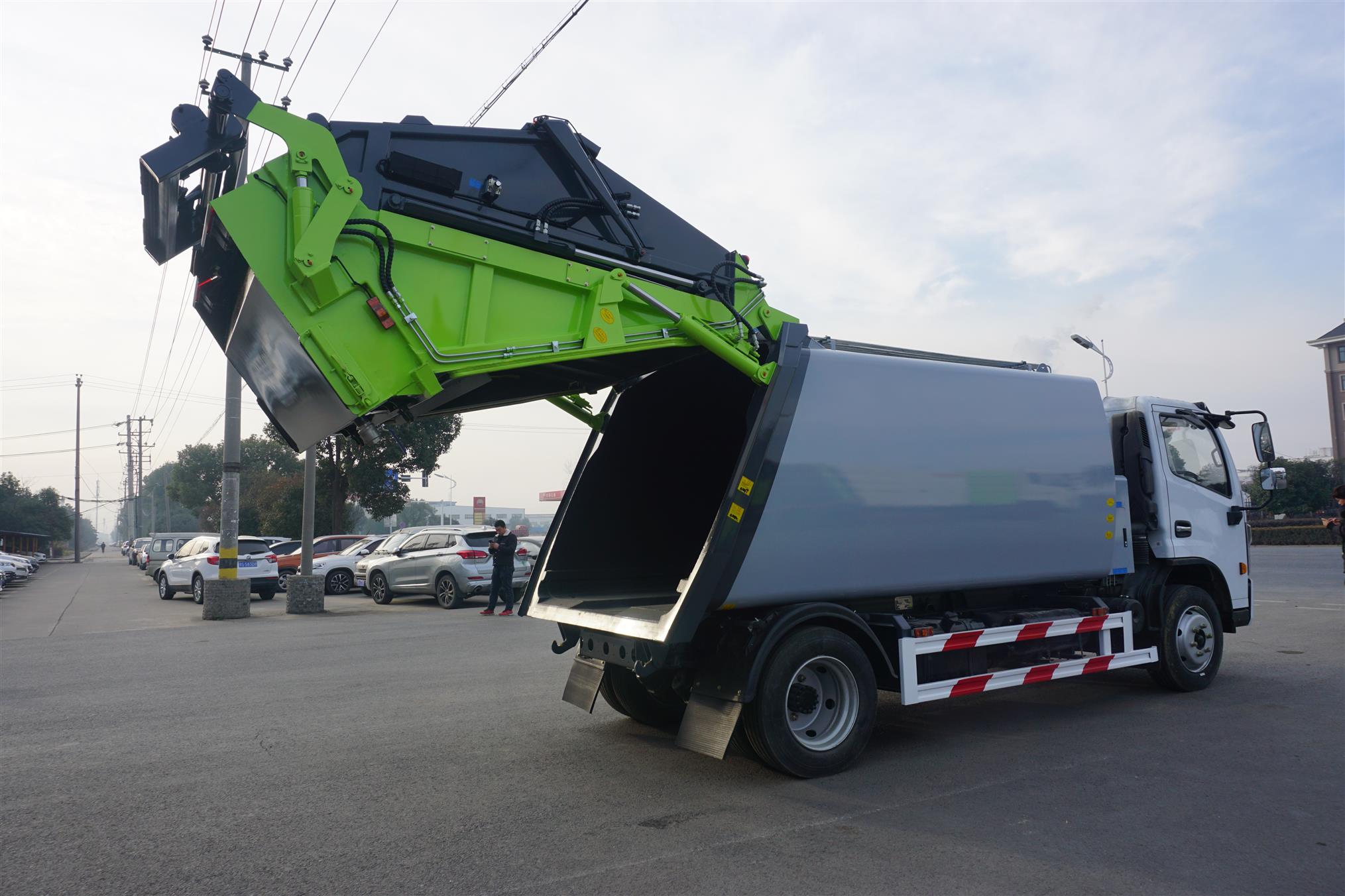 后装压缩式垃圾车 襄阳8方压缩式垃圾车厂家