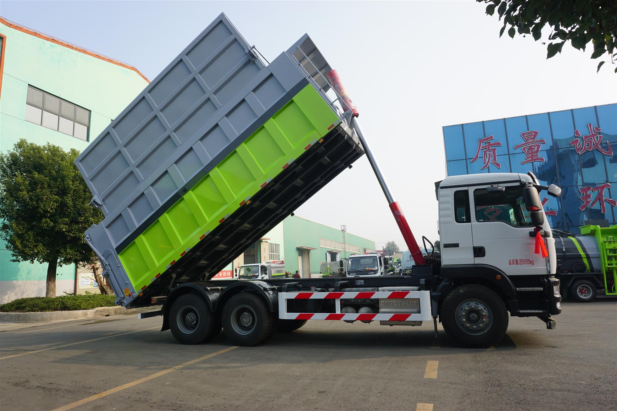 襄陽掛桶對接式垃圾車供應 價格優(yōu)惠 后裝壓縮式垃圾車
