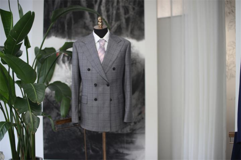 鹽城服裝廠家 創造輝煌 淮安市錦熠西服定制供應