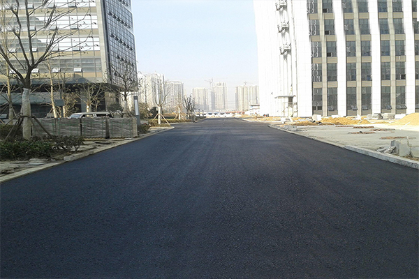 公路施工沥青路面