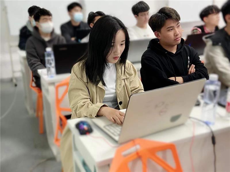 鄭州計算機培訓學校-學校-鄭州北大青鳥翔天信鴿