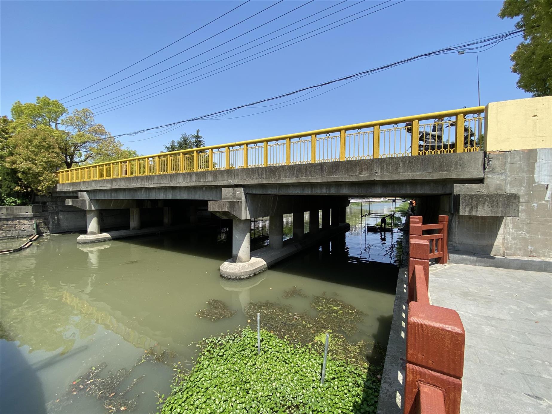 公路桥梁伸缩缝检测