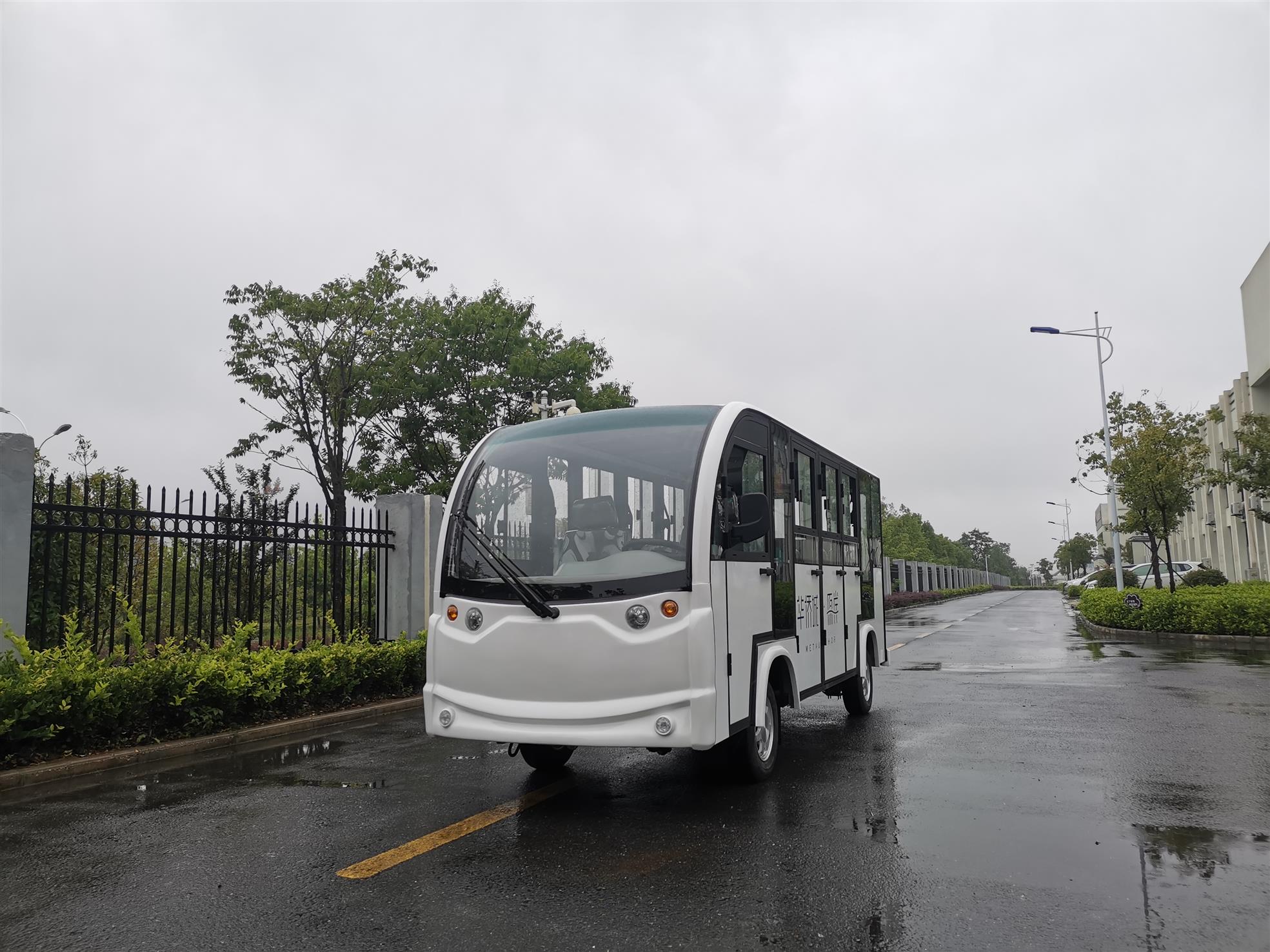 電動游覽車 價格優(yōu)惠 8人座電動觀光車生產(chǎn)廠家