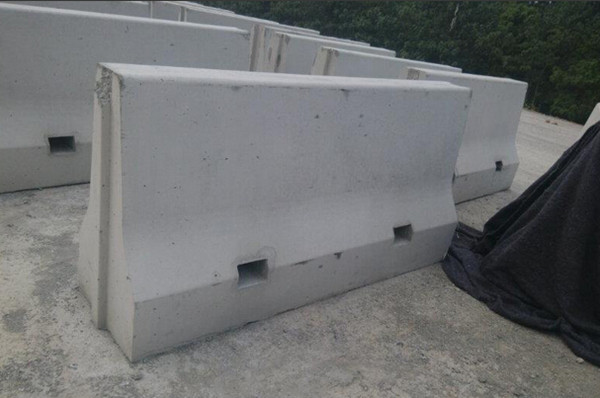 國通模具廠家-龍巖預制防撞墻模板定制