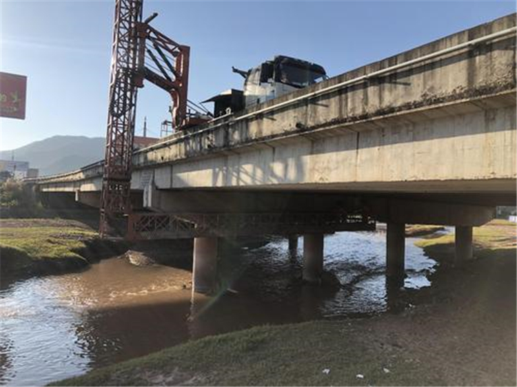 安裝橋梁泄排水管 橋梁排水管道施工平臺