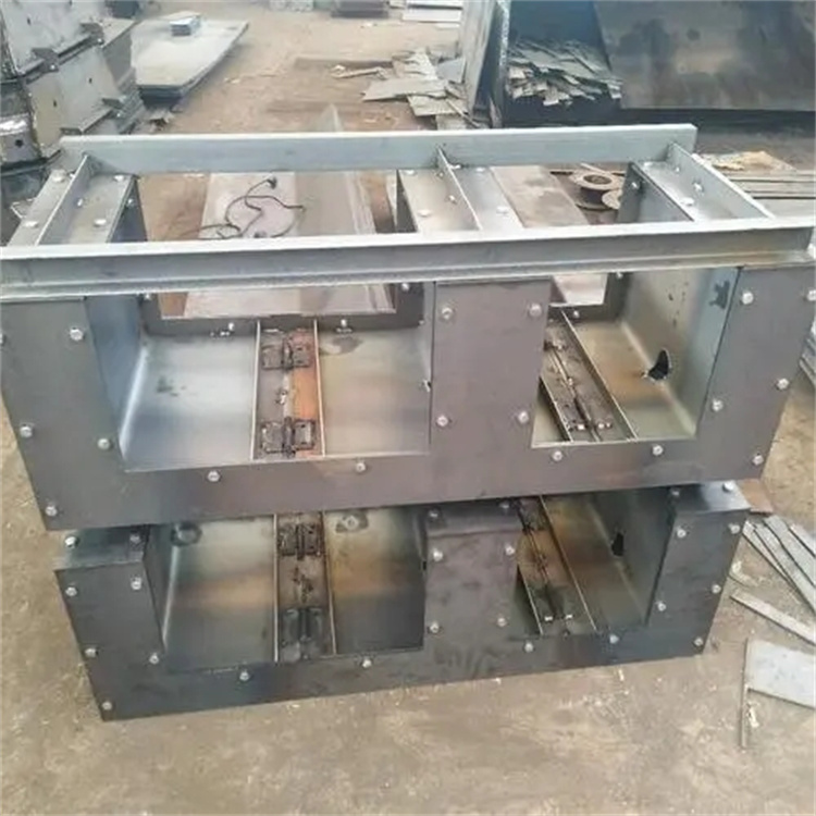 長治電纜槽模具廠家 高速電纜槽模具 有**