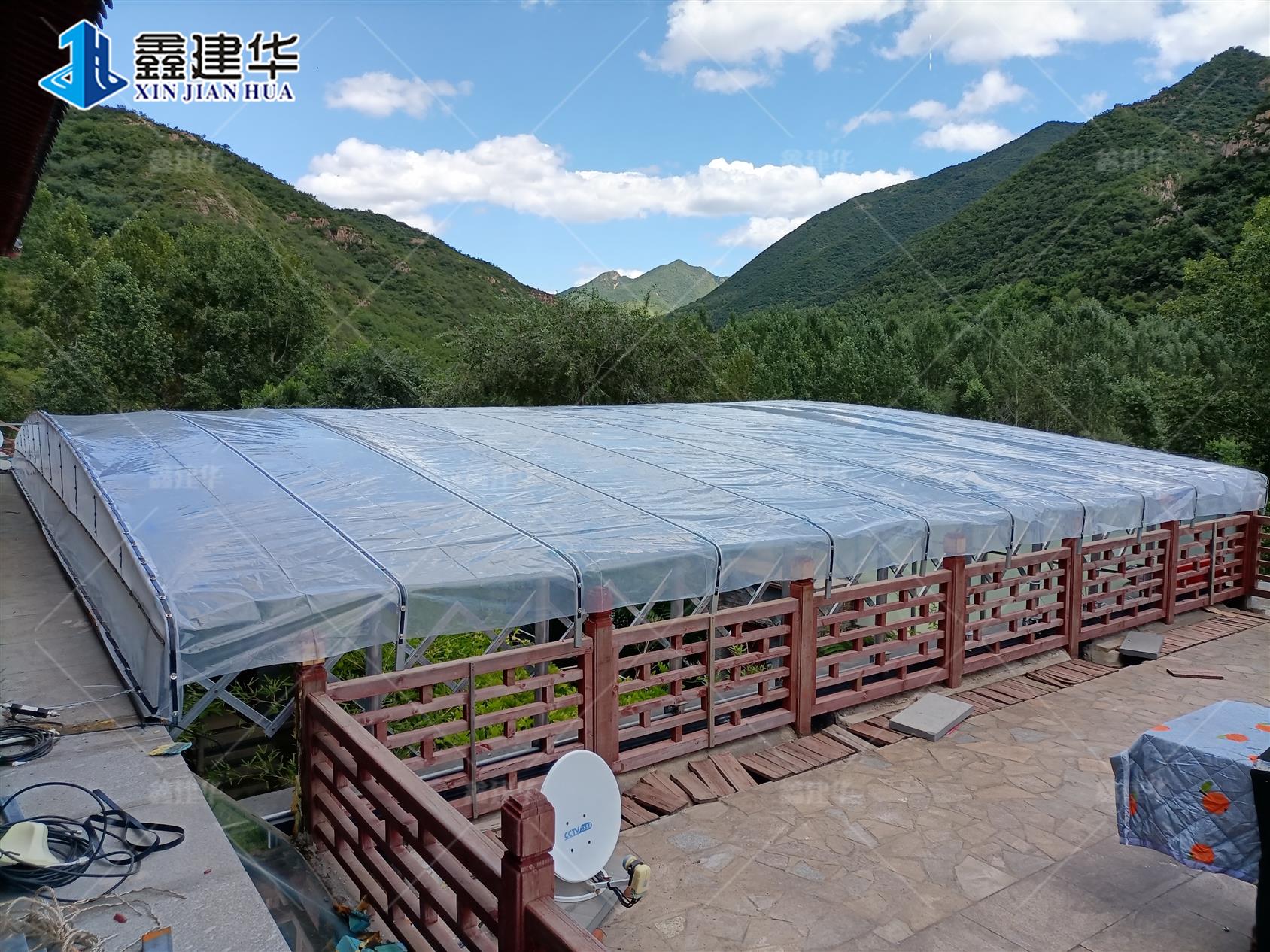 樓頂搭雨棚 電動伸縮透光雨棚