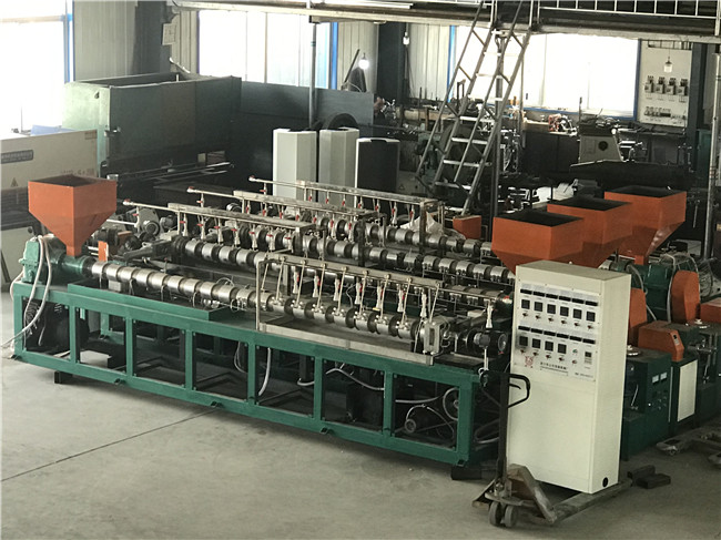 草莓網套機型號-四川草莓網套機-龍口云生網套機質量好