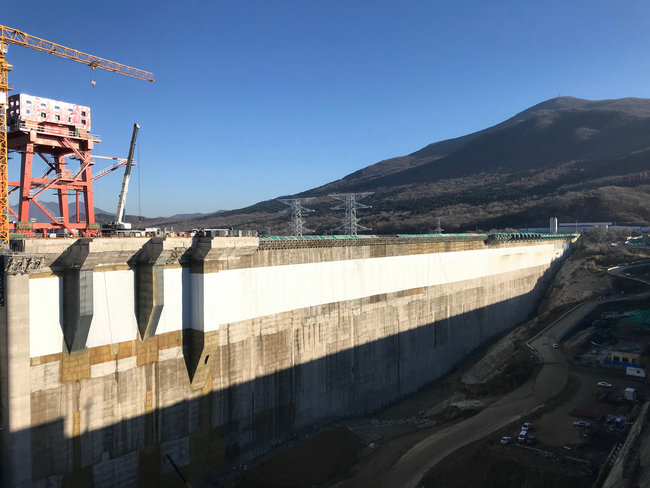 金鉑爾批發-刮涂聚脲水上樂園防水涂料廠家