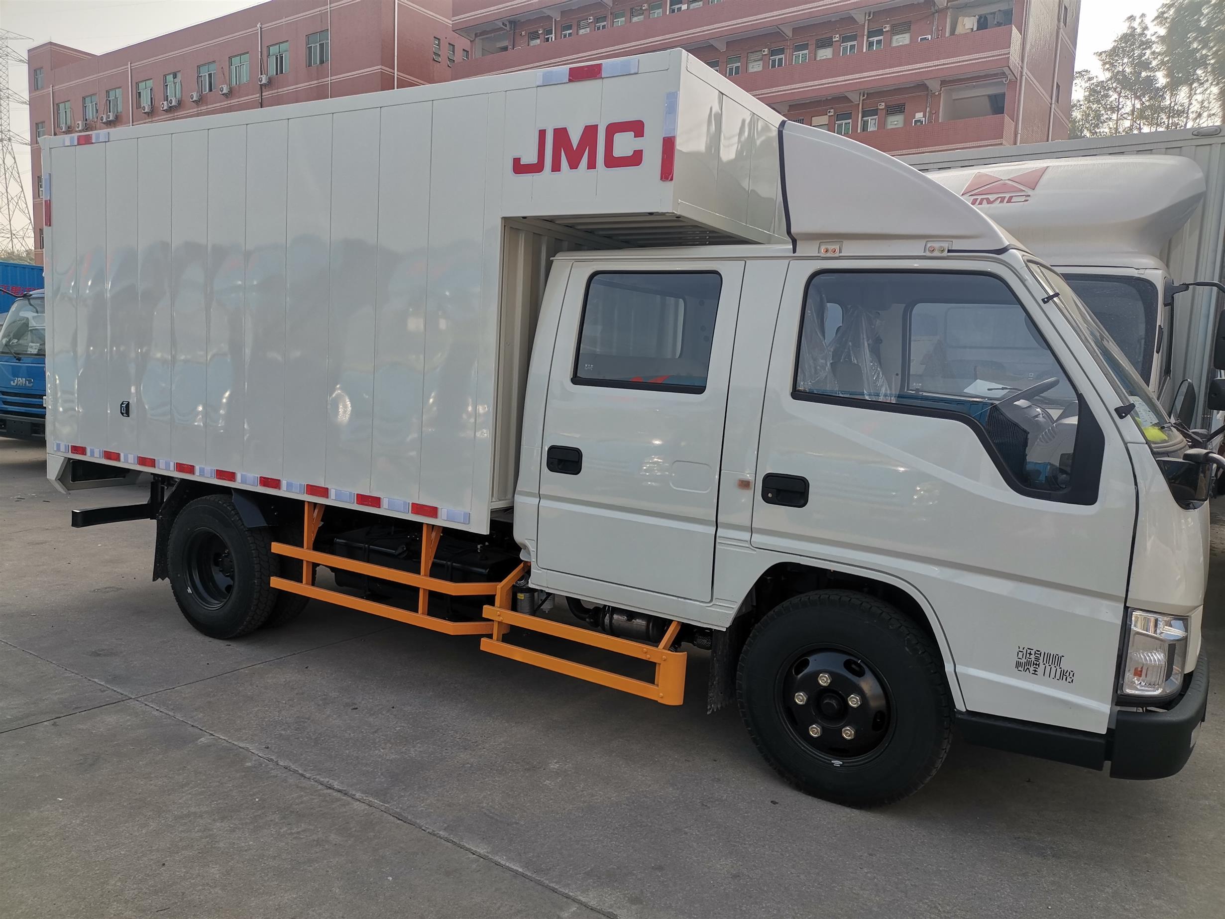 深圳江鈴4米2貨車4s店價格