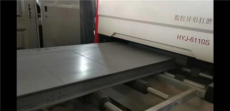 門扇四面打磨機規(guī)格-華宜家機械有哪些-門扇四面打磨機