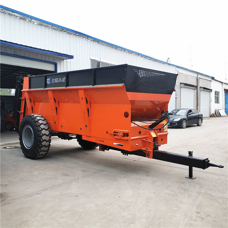 10方牛羊糞撒糞車 大型**肥絞龍式撒肥機(jī) 牽引式撒糞機(jī)