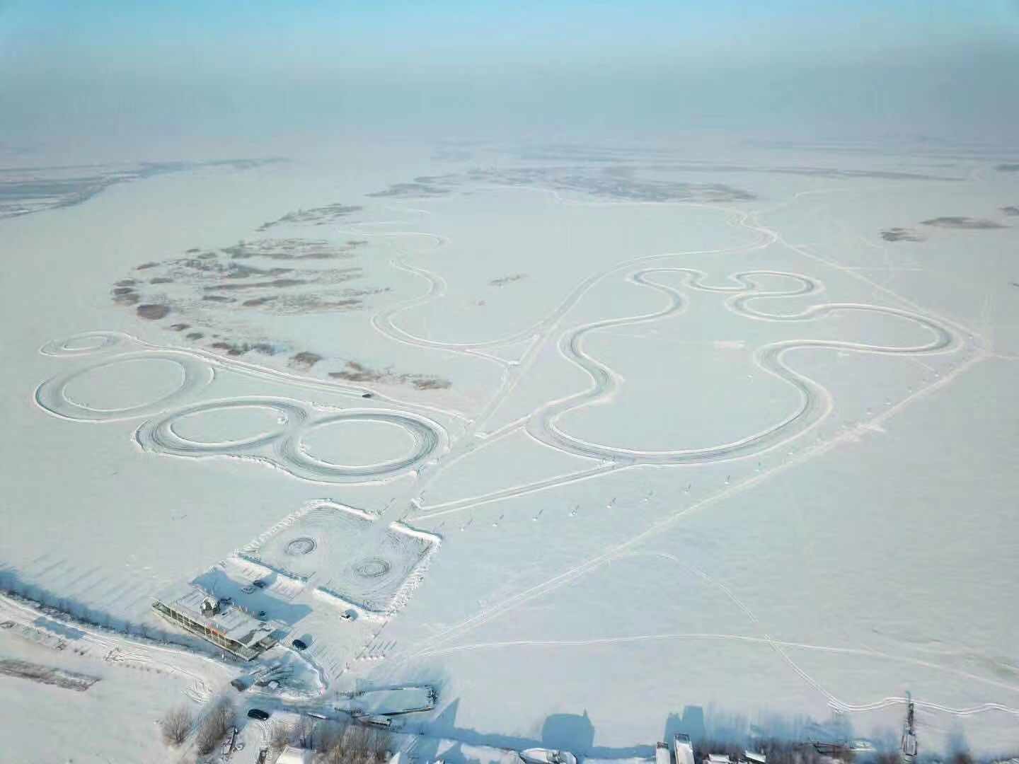 哈尔滨冰雪试驾体验基地，哈尔滨冰雪试驾场地，哈尔滨滨江湿地冰雪场地，哈尔滨冰雪试驾基地