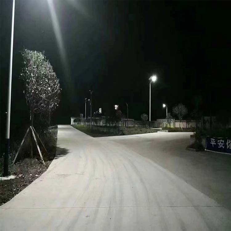 楚雄雙臂太陽能路燈-雙臂太陽能路燈訂做-云南華爾迪