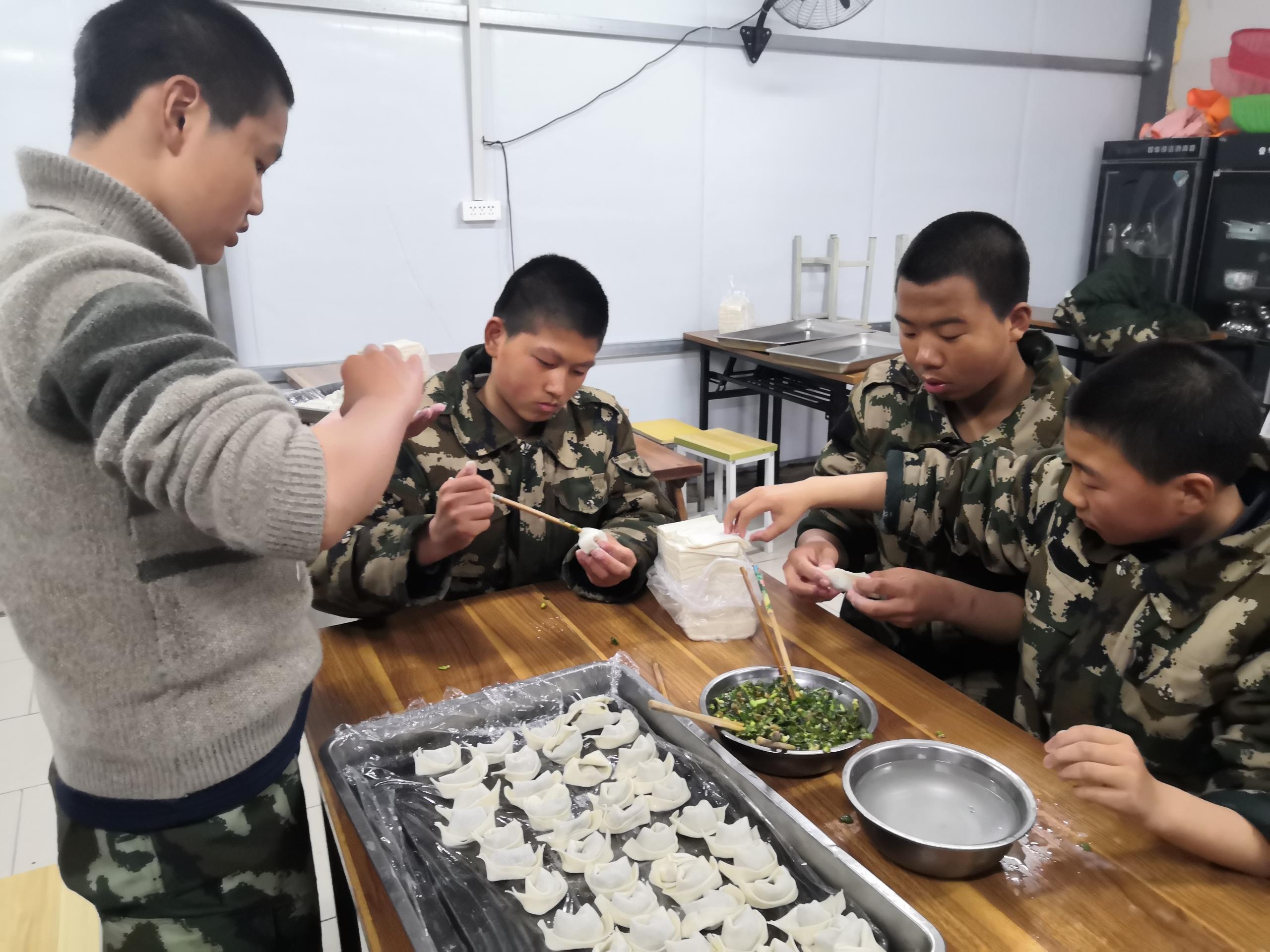 鄂州市15岁孩子青春期早恋的原因