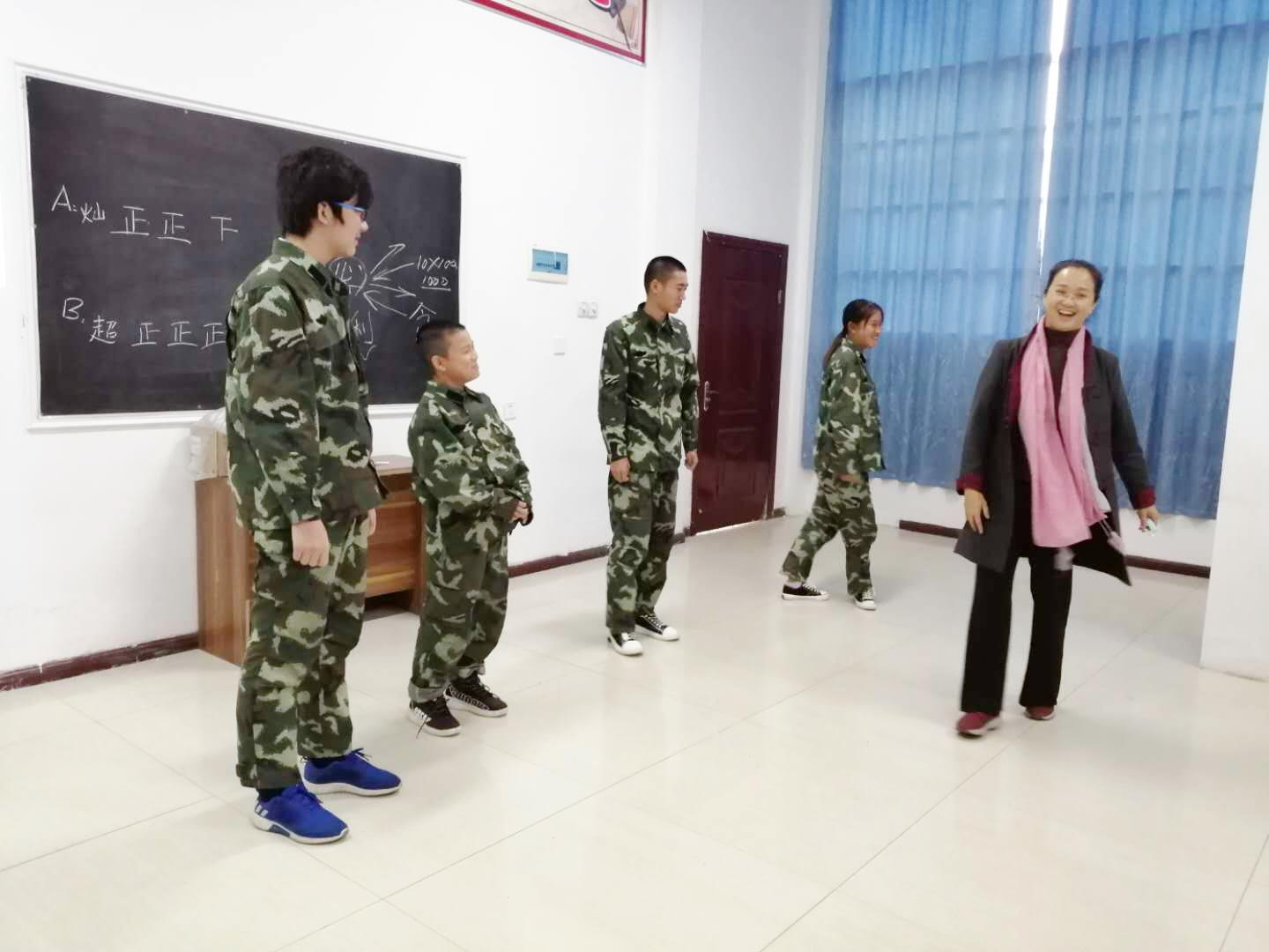 江陵縣17歲孩子青春期早戀如何管教