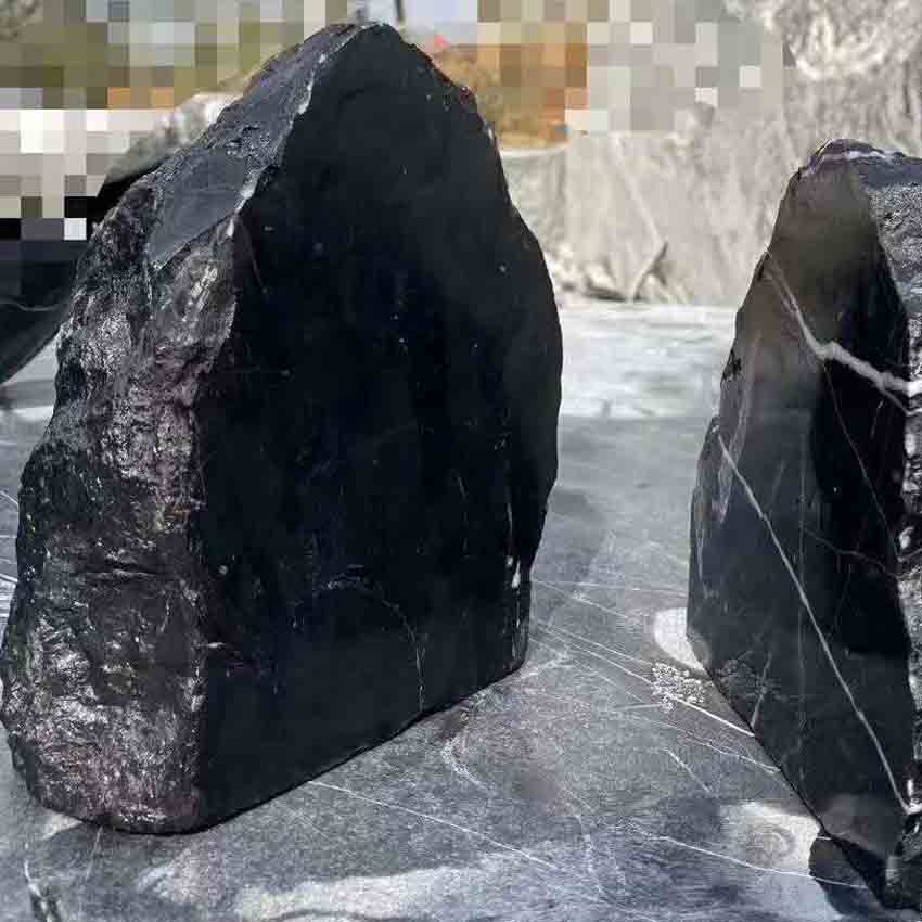 哈密小黑山石