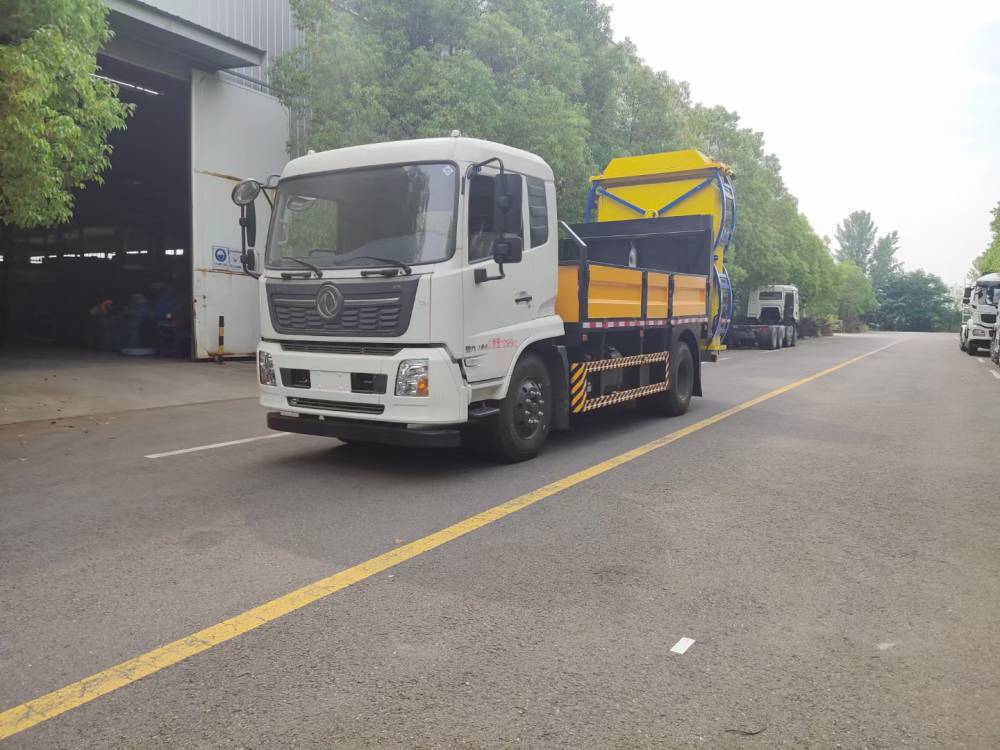 東風(fēng)天錦高速公路防撞緩沖車 **公路施工安全