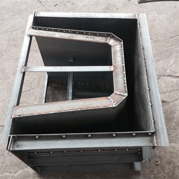 都蘭混凝土泄水槽模具-超宇模具公司