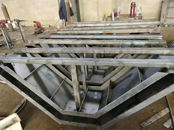 同德公路急流槽模具定制“本信息長期有效”