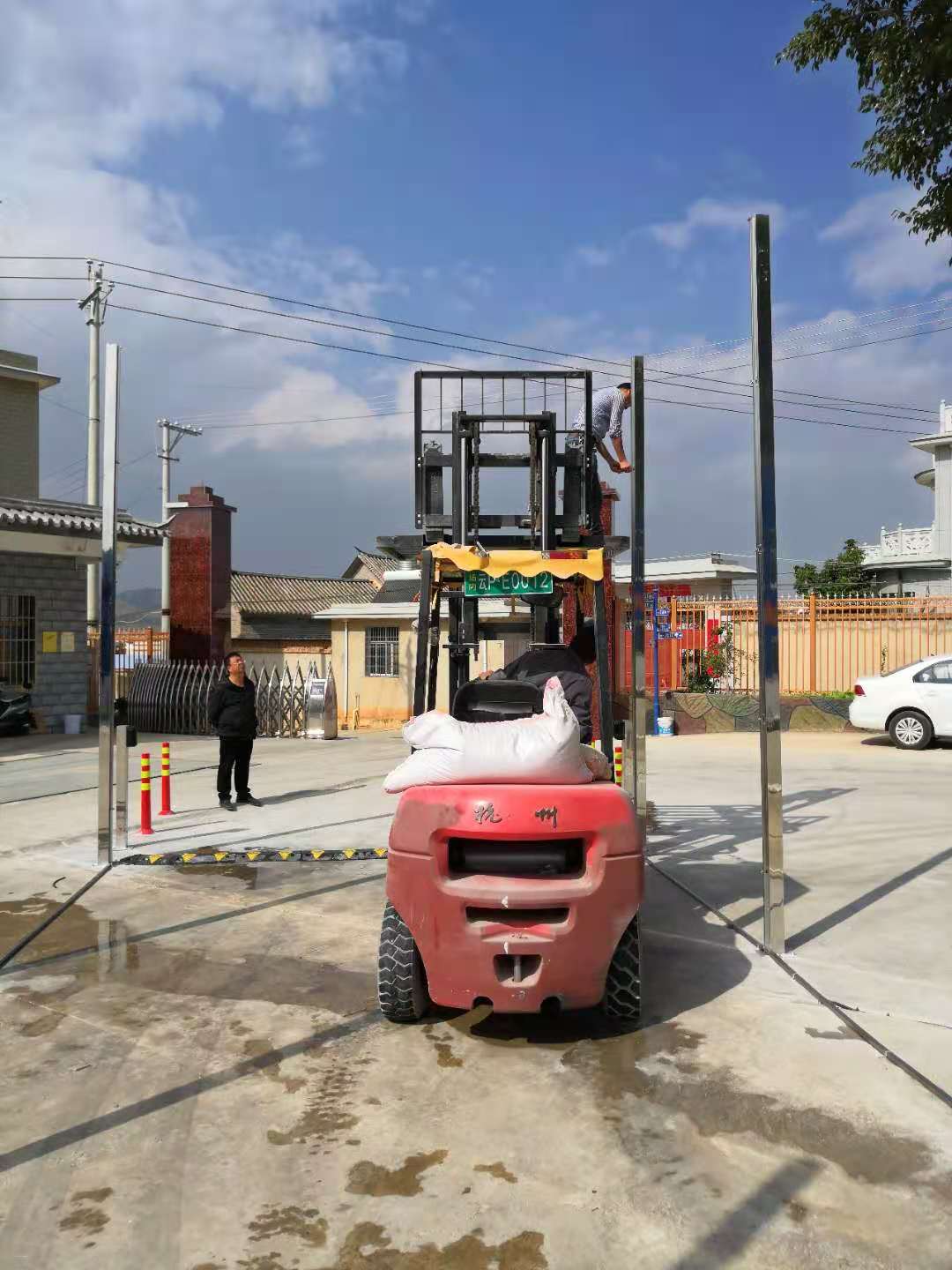 昭通全自動 養豬場立桿式車輛消毒機 今日/動態