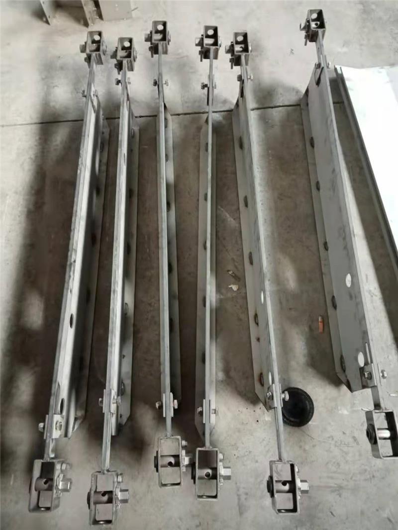 西藏曳引式刮糞機(jī)-萬(wàn)嘉旺畜牧-曳引式刮糞機(jī)一拖一