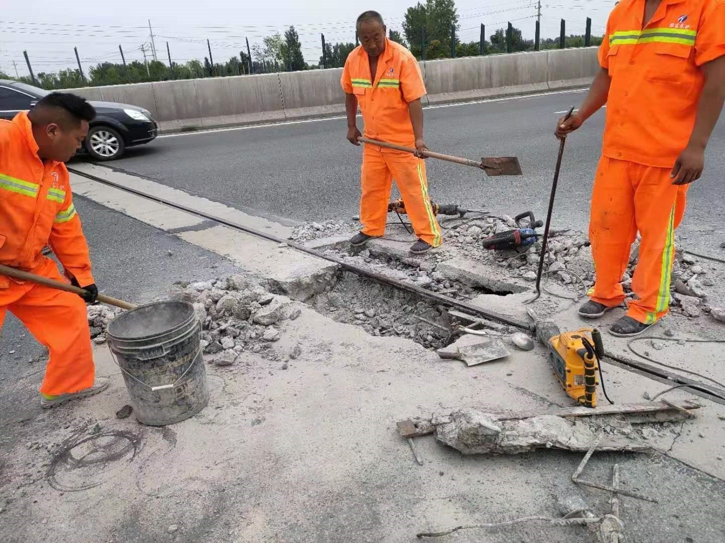 桥梁伸缩缝快干水泥-武威道路抢修料电话