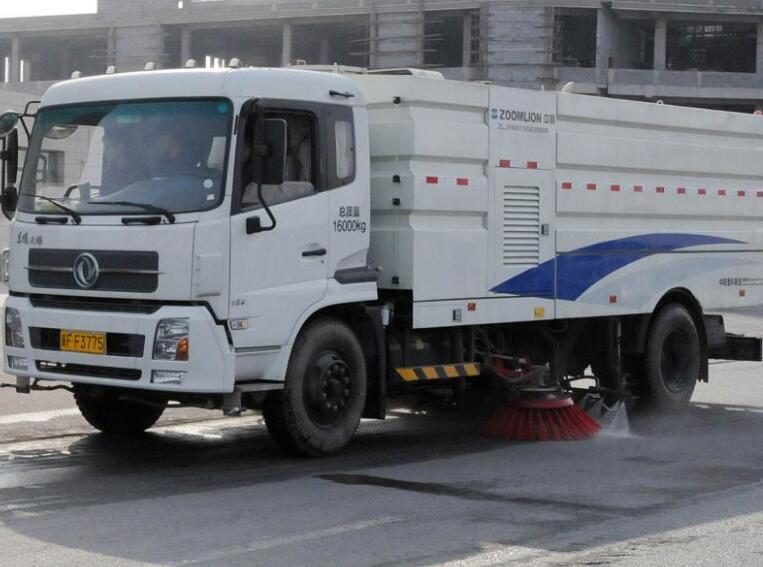 管城回族區(qū)中聯(lián)洗掃車出租公司 值得信賴  河南綠友實(shí)業(yè)供應(yīng)