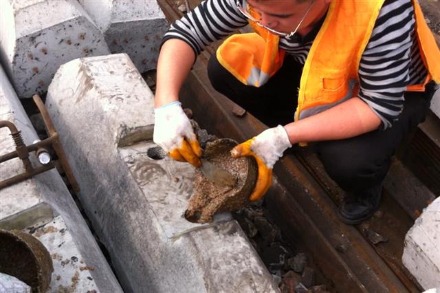 道钉锚固剂  水泥基道钉锚固剂 