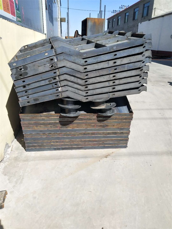 本溪水泥防撞墻模具廠家-超宇模具廠