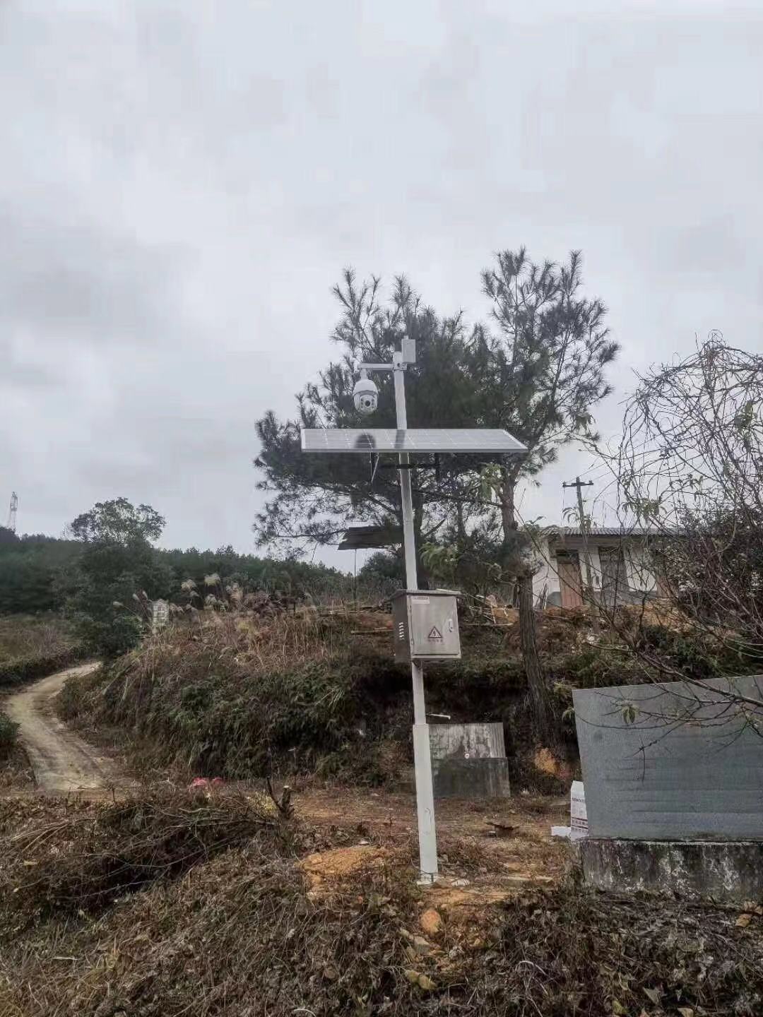 吐鲁番太阳能边防哨兵供电系统