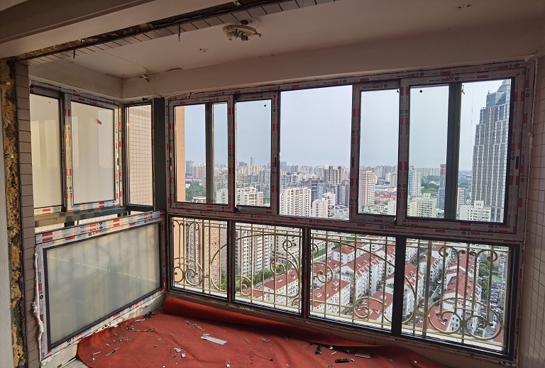 奉賢無框玻璃封陽臺有什么好處 上海旭立建筑裝飾工程供應