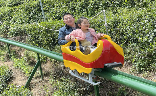 景區無動力單軌道滑車-廈門單軌滑車-卡帕奇生產廠家