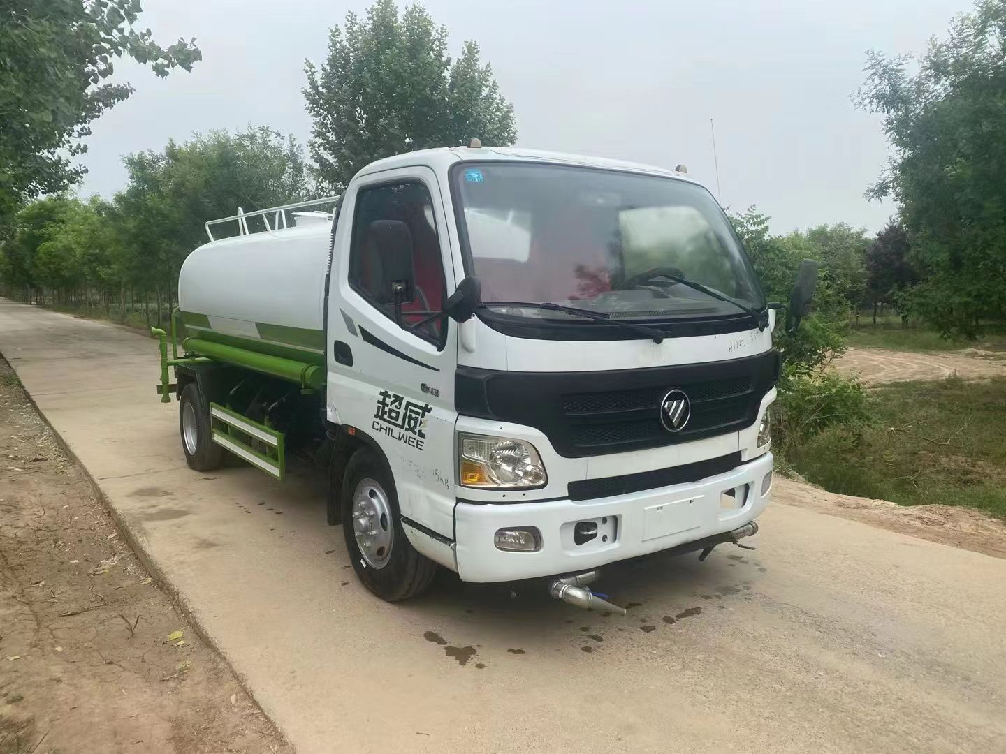 东风大型洒水车