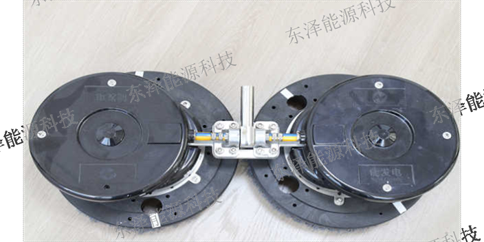 湖州水動(dòng)力雙盤(pán)光伏清洗機(jī)電話 來(lái)電咨詢(xún) 浙江東澤能源科技供應(yīng)