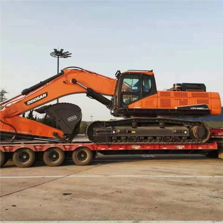 武陟縣大件運輸_貨車拉貨運輸后八輪旋挖鉆機打樁機