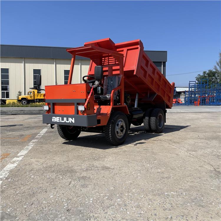 UQ-15噸 礦用自卸車