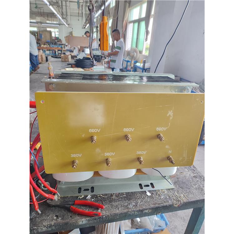 揚州690V變400V風能發電儲能變壓器