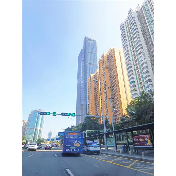 深圳深潤(rùn)大廈-黃貝嶺地鐵站深潤(rùn)大廈營(yíng)銷部-層高很高