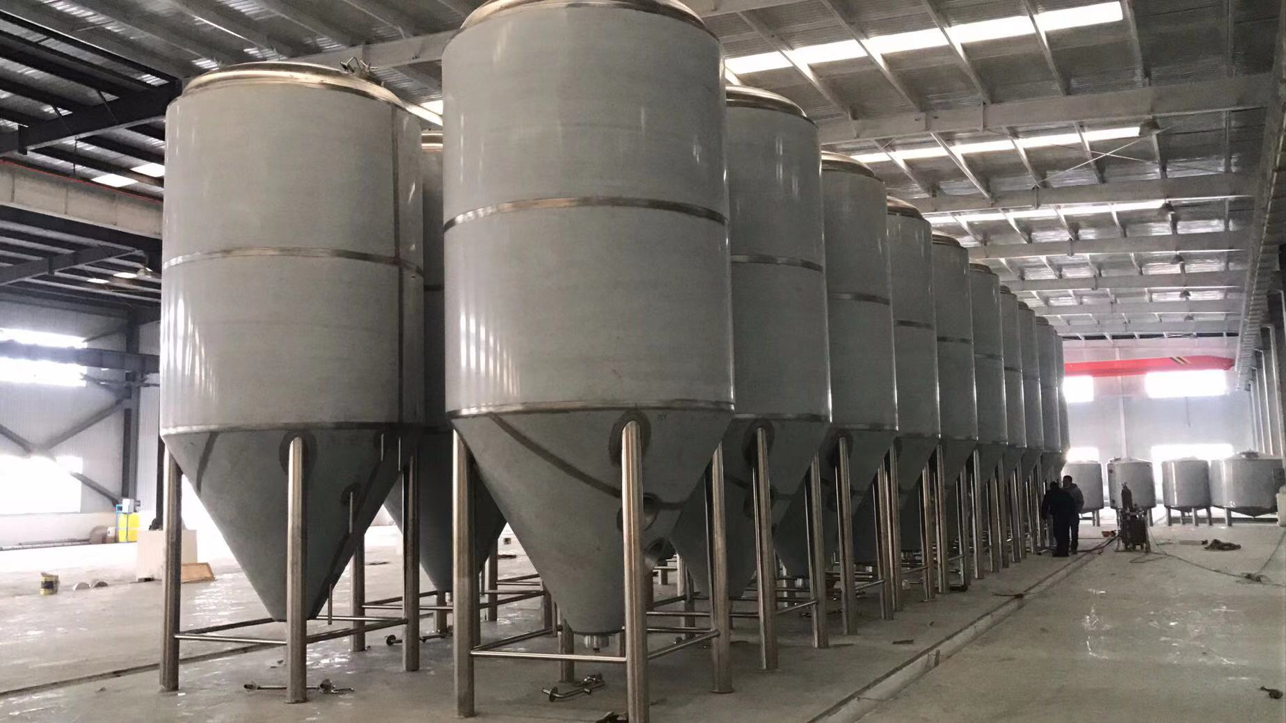 南京啤酒設備定做3噸的精釀啤酒設