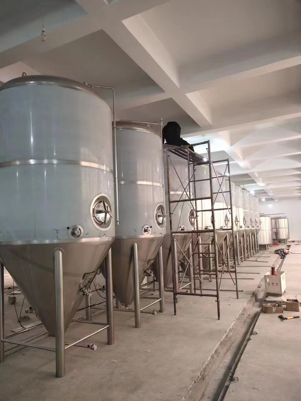 廣西生產啤酒的機器大型精釀啤酒設備廠家