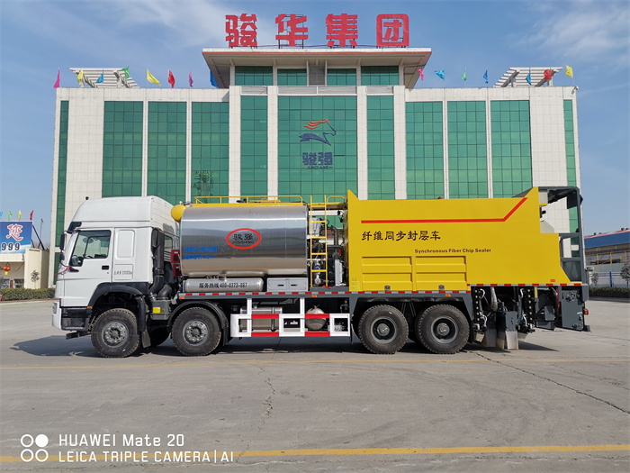 鄭州碎石纖維封層車生產