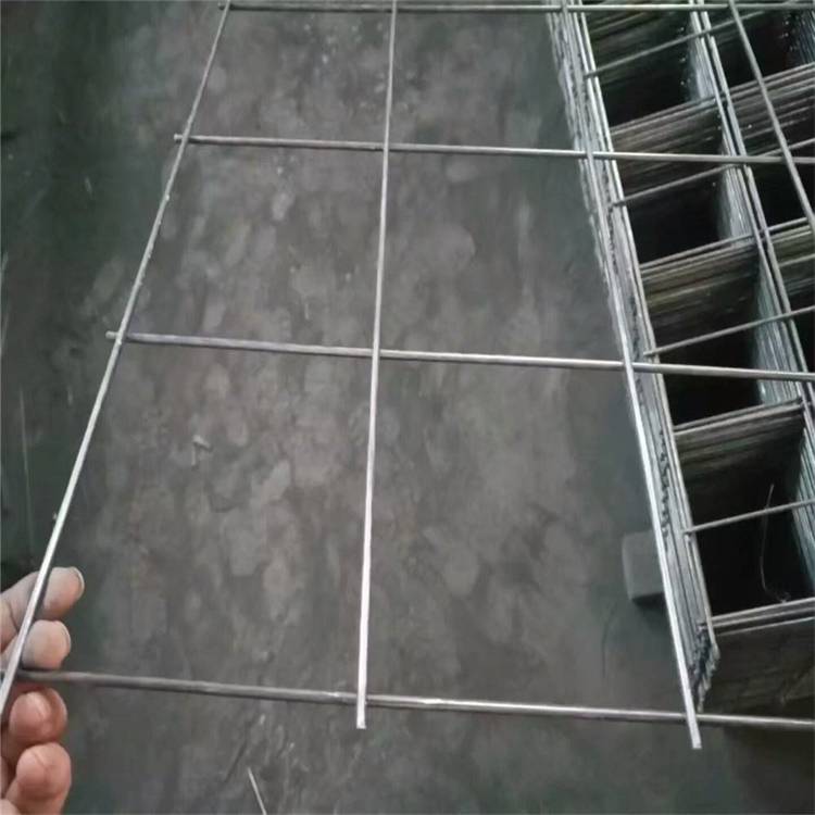 新疆電焊網廠家 伊犁鐵絲網片規格介紹