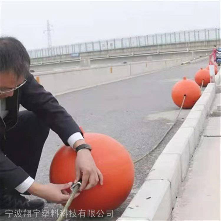 水面禁航區域警示浮球 可噴字一體式PE材質浮體供應