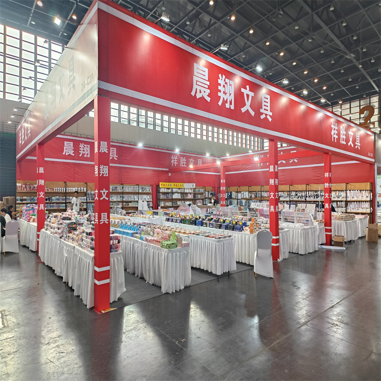 平頂山發光凳廠家 吧桌吧椅 華熠文化傳媒