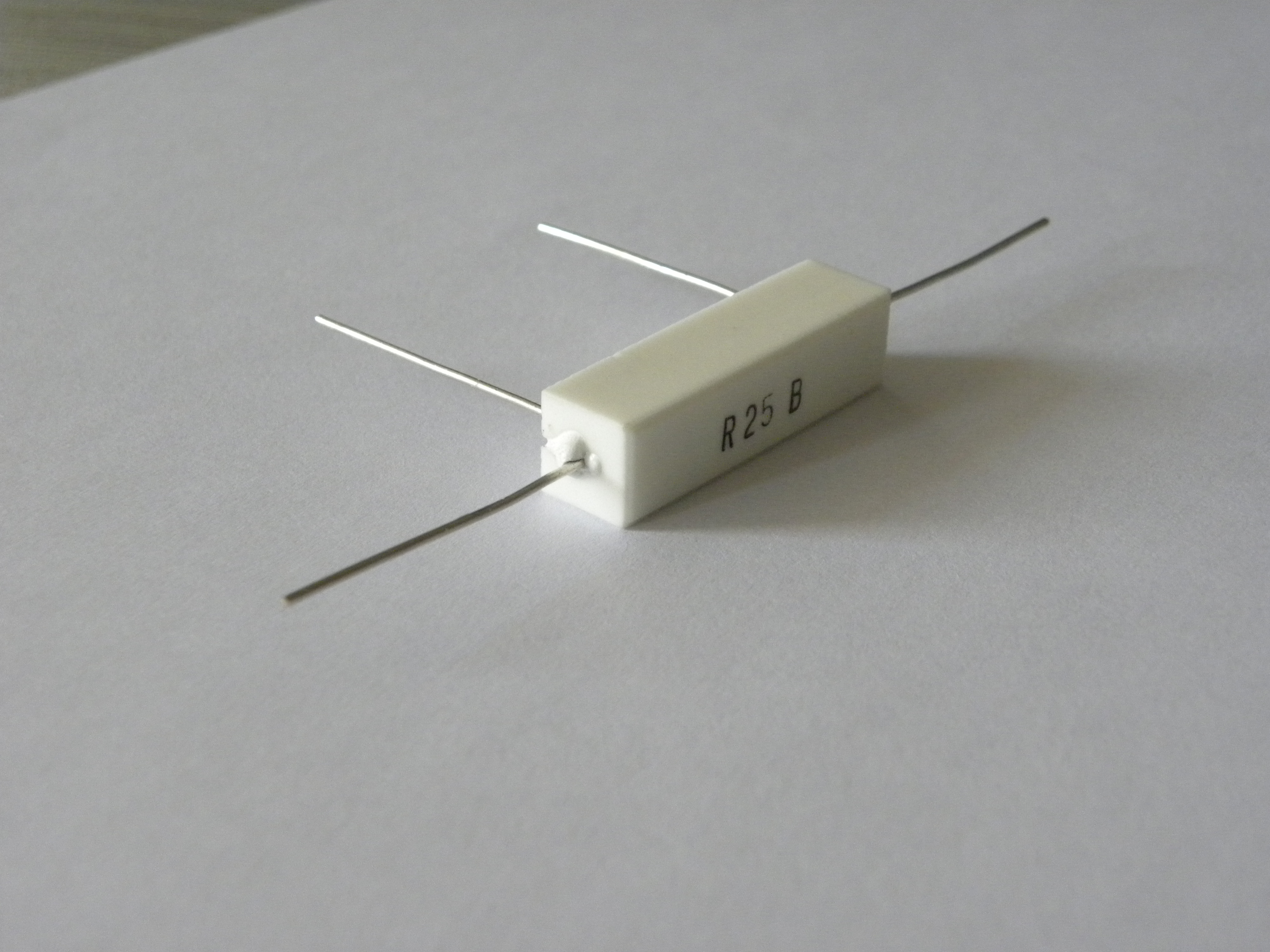 RX906 瓷殼四端電流感應電阻器